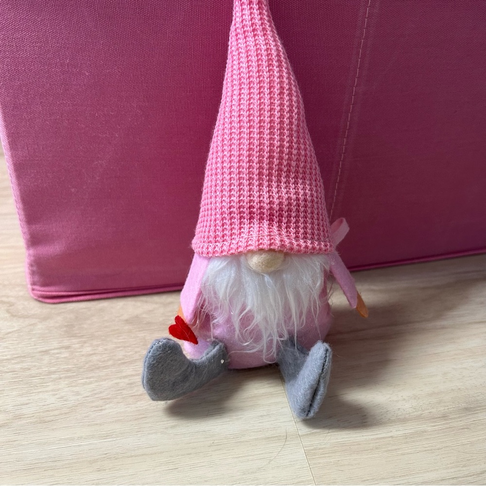 Pink‎ Gnome Hat Heart Plush NEW